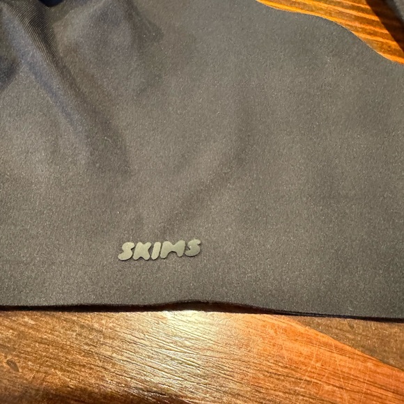 SKIMS Naked Plunge Bra Onyx Black 2X NWT Seamless Wireless - Picture 4 of 4